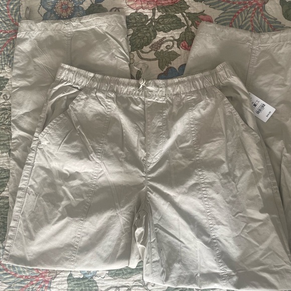 Low Rise Parachute Pants (NWT) - Picture 2 of 8